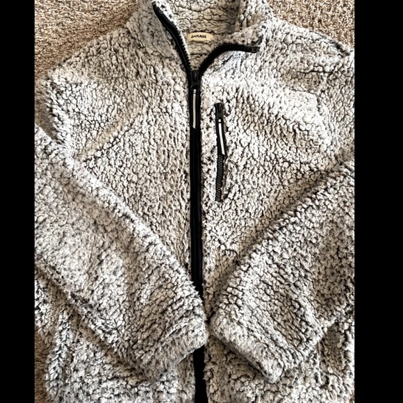 Furry sweater - Picture 4 of 4